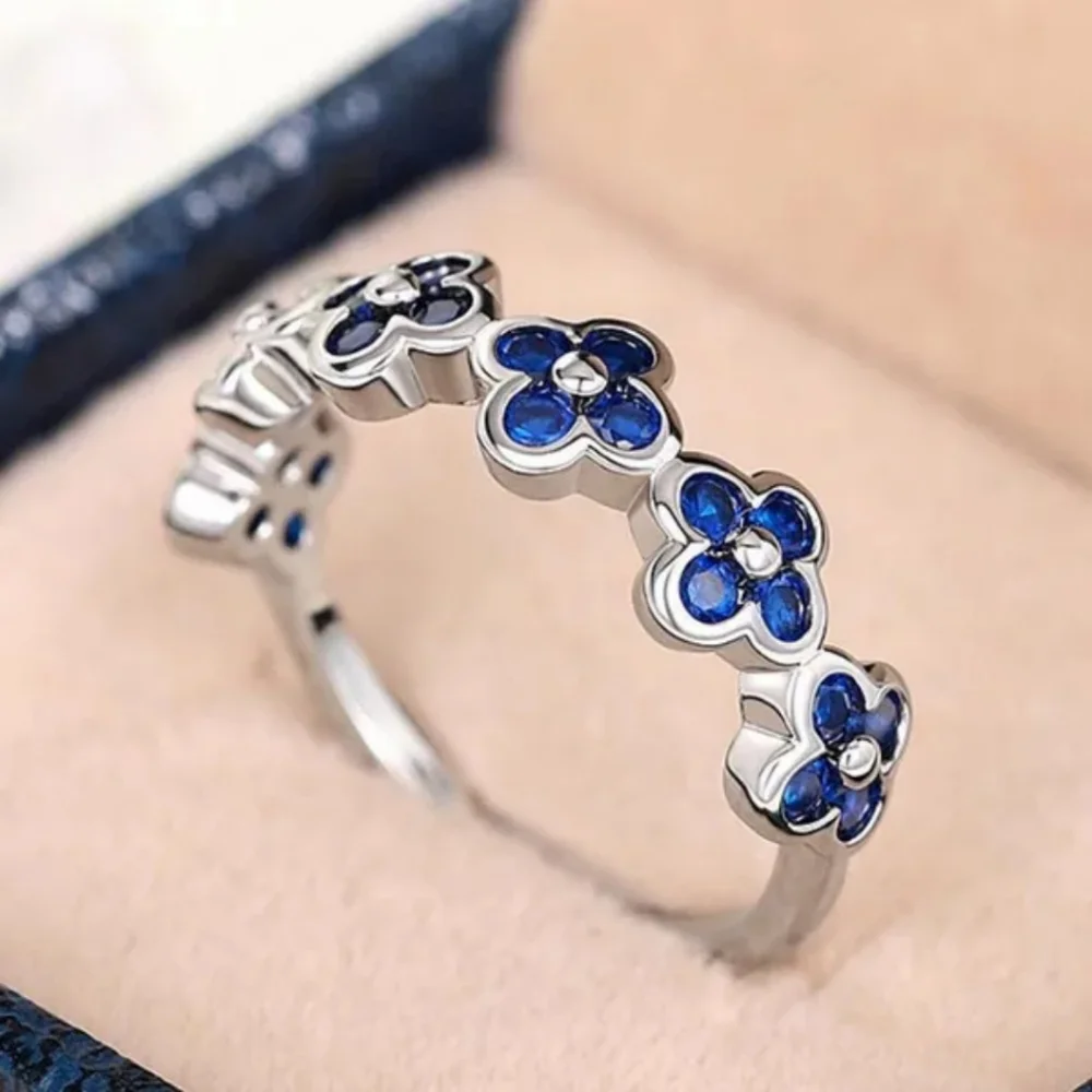 NWT Blue Zircon and Silver Floral Ring - Picture 2 of 3